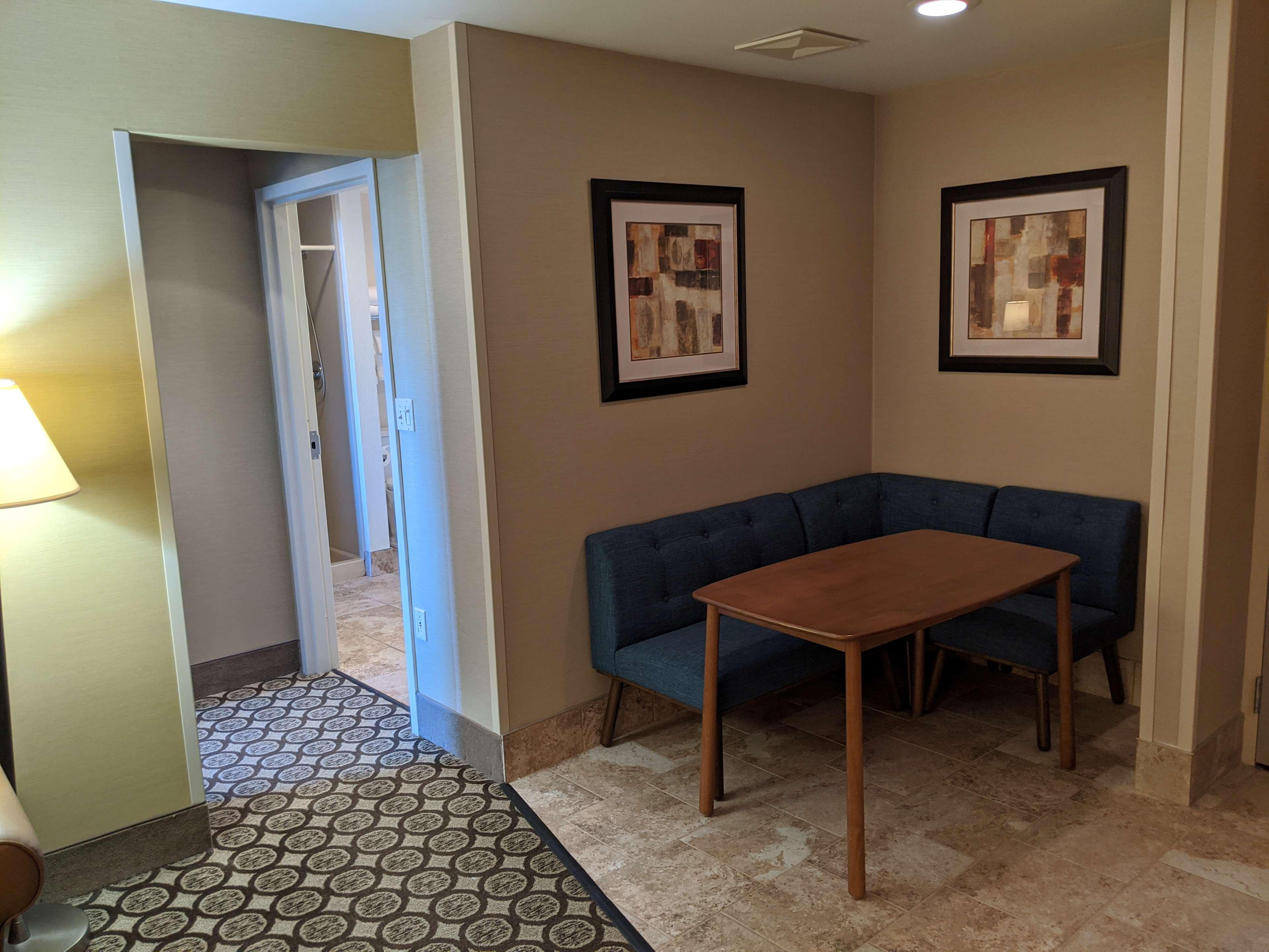 Best Western Plus Inntowner מדיסון מראה חיצוני תמונה